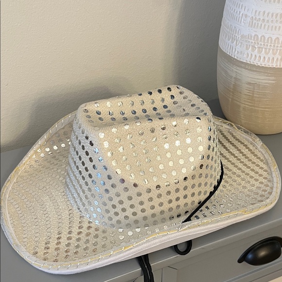 Stylish Cowboy Hat White and Silver Light Up w/ 4 settings - Picture 4 of 7